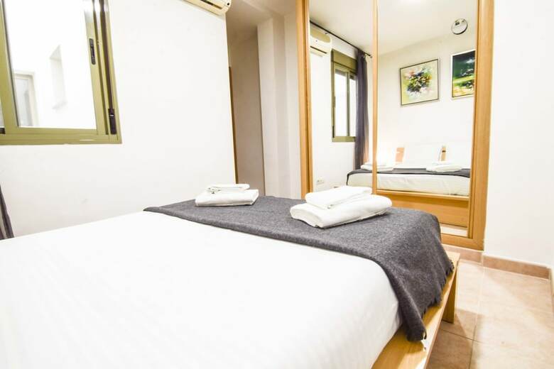 Apartamentos Letmalaga Merced Market