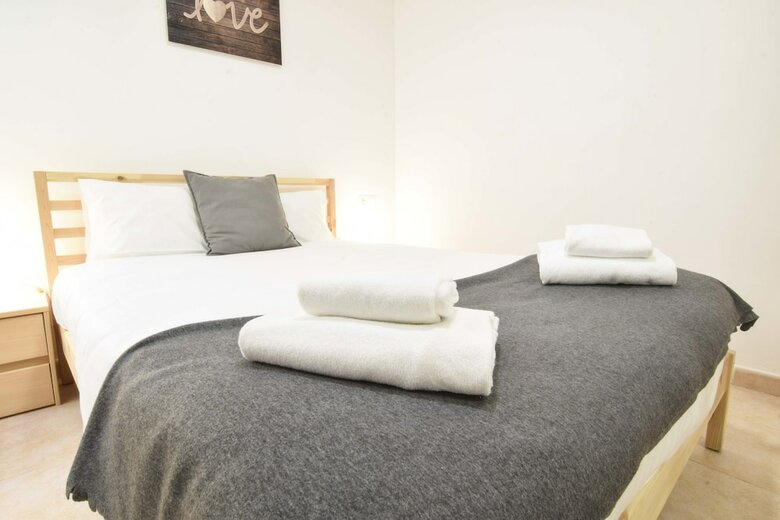 Apartamentos Letmalaga Merced Market
