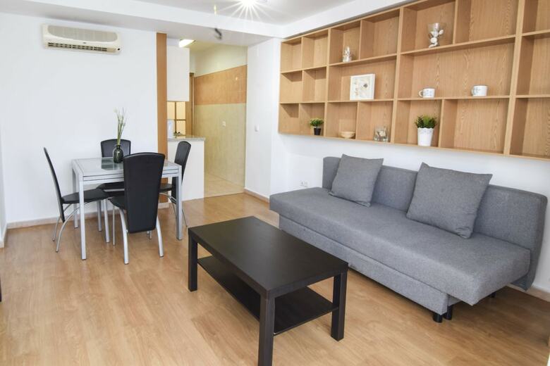 Apartamentos Letmalaga Merced Market