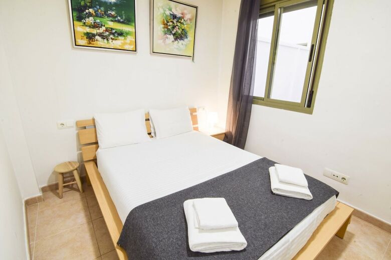 Apartamentos Letmalaga Merced Market