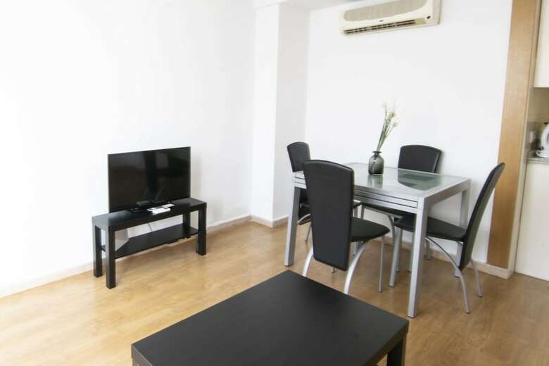 Apartamentos Letmalaga Merced Market