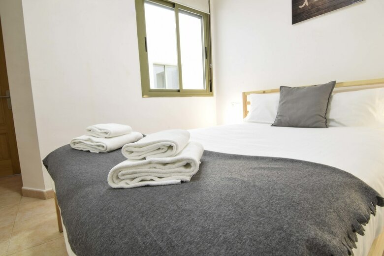 Apartamentos Letmalaga Merced Market
