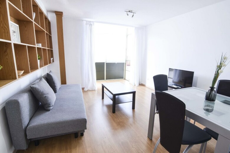 Apartamentos Letmalaga Merced Market