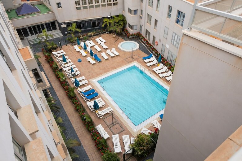 Apartamentos �tico Playa Sardina