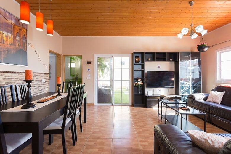 Apartamentos Villa Blanca Complet House