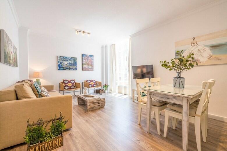 Apartamentos Picasso - Art District Experience
