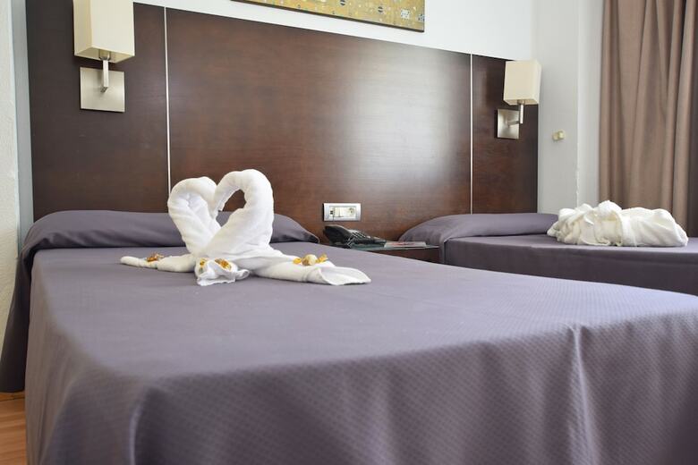 Hotel Adonis Pelinor