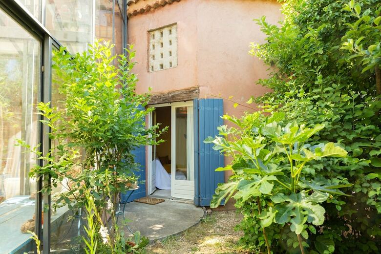 Bed & Breakfast G�tes Et Chambres Poterie de Pierroux