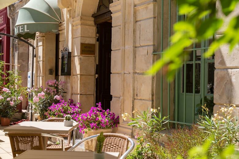Hotel H�tel Le Relais De Poste Arles Centre Historique