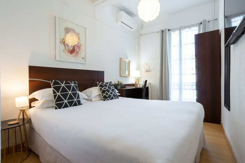 Hotel H�tel Le Relais De Poste Arles Centre Historique