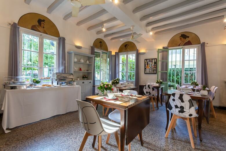 Hotel H�tel Le Relais De Poste Arles Centre Historique