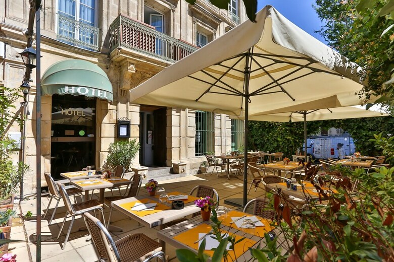 Hotel H�tel Le Relais De Poste Arles Centre Historique