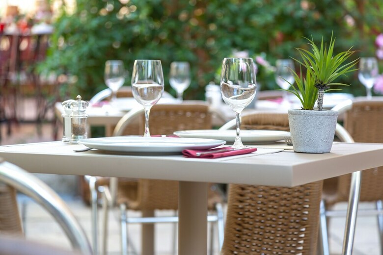 Hotel H�tel Le Relais De Poste Arles Centre Historique