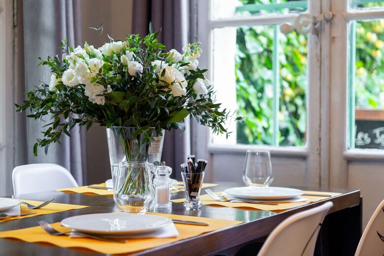 Hotel H�tel Le Relais De Poste Arles Centre Historique