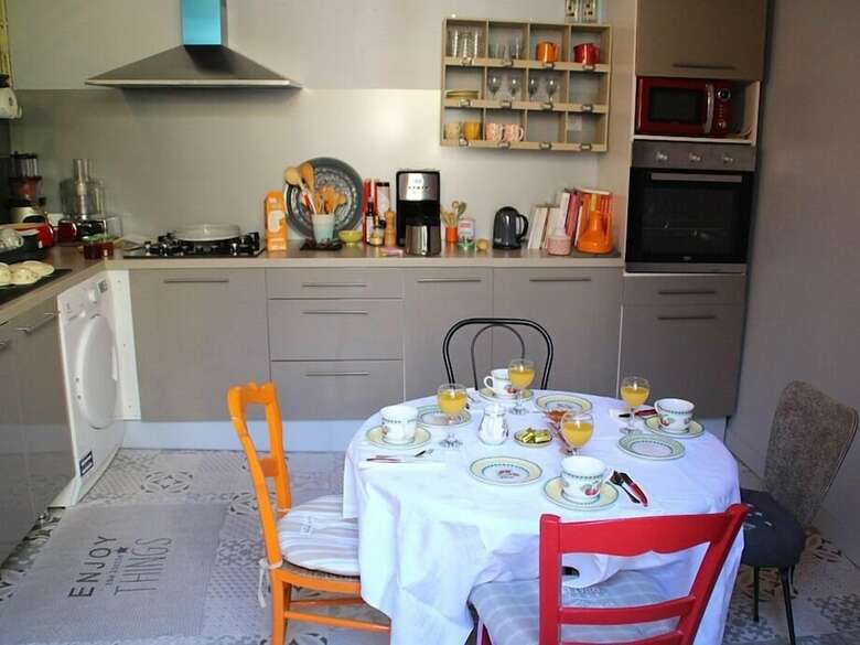 Bed & Breakfast Une Chambre En Ville