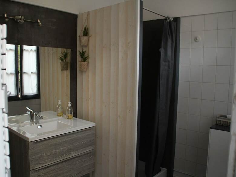 Bed & Breakfast Une Chambre En Ville