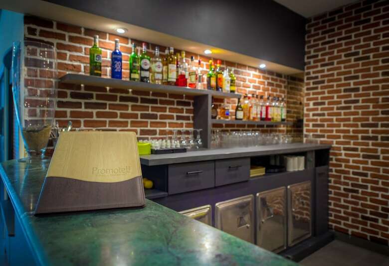Hotel Promotel Carros