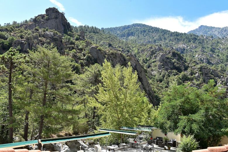 Hotel H�tel Arena Le Refuge