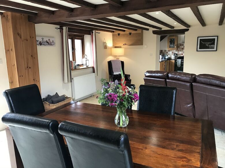 Stunning 2-bed Barn Conversion