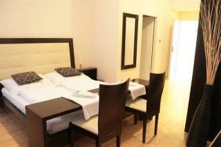 Hotel Pension A Und A