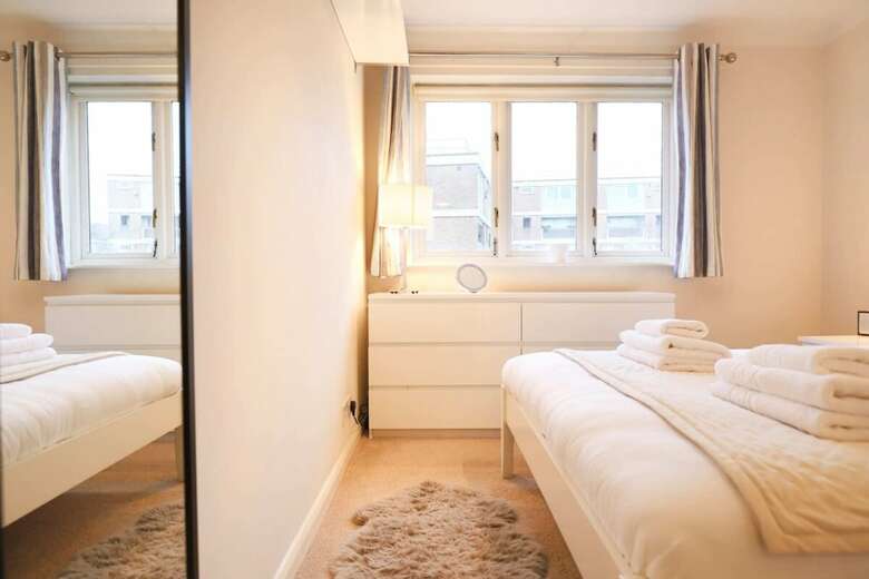 Apartamentos Cosy One-bed In Fabulous Location!