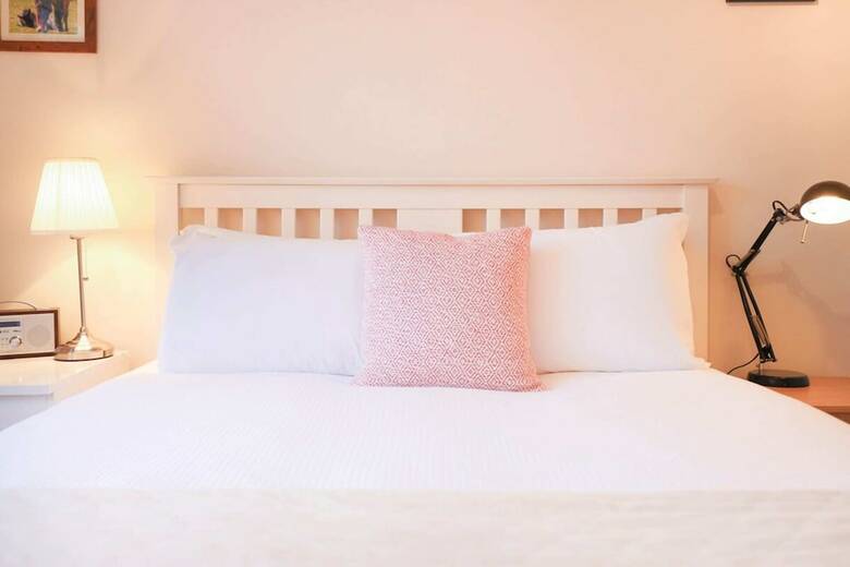 Apartamentos Cosy One-bed In Fabulous Location!
