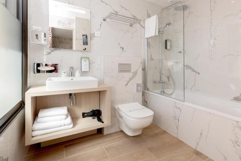 Hotel Kyriad Avignon (.)