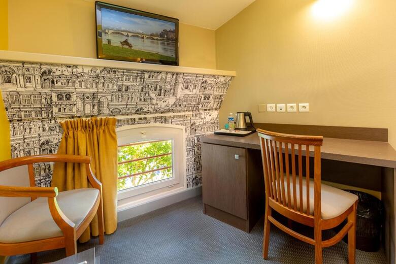 Hotel Kyriad Avignon (.)