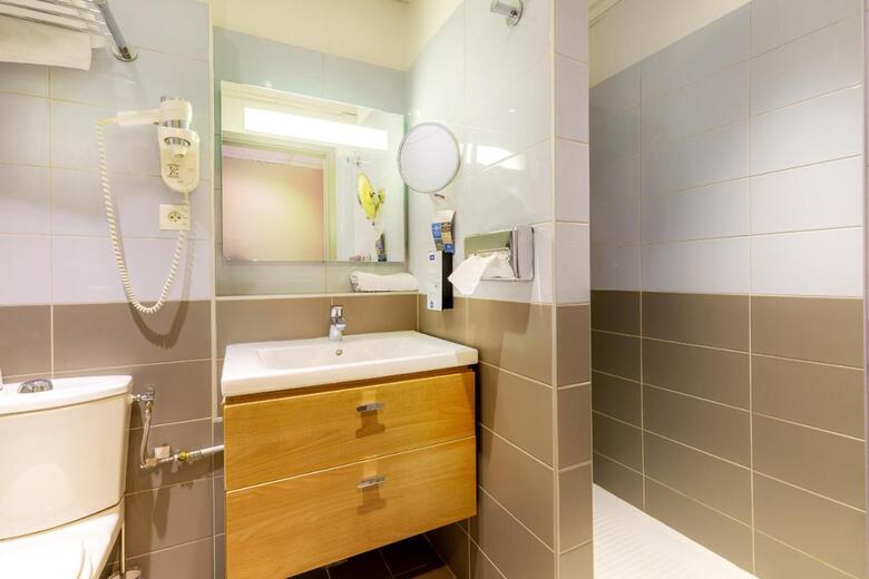Hotel Kyriad Avignon (.)