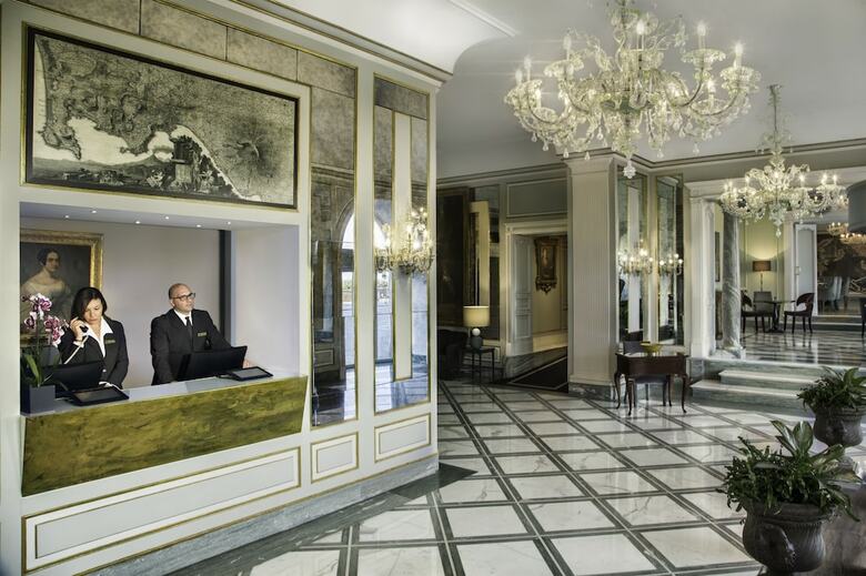 Hotel Grand Santa Lucia
