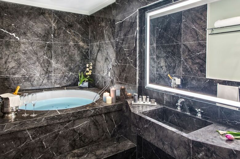 Hotel Grand Santa Lucia