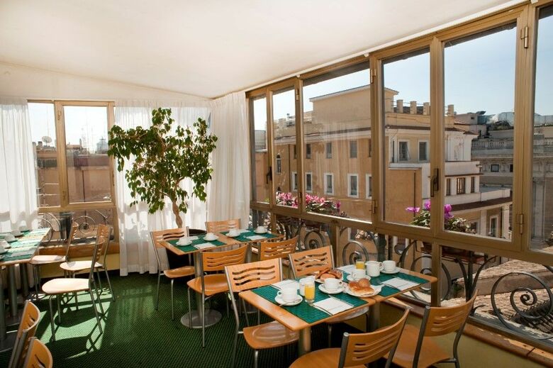 Hotel Tritone