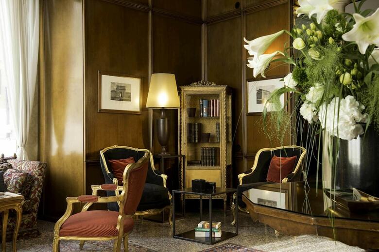 Hotel Colonna Palace