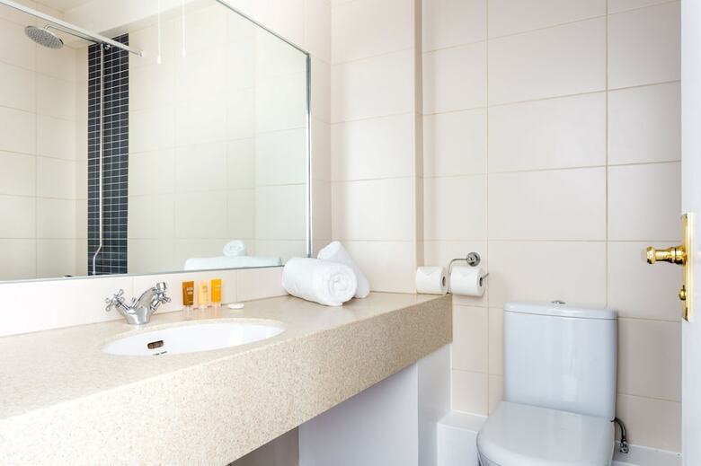 Aparthotel Dolphin House Serviced Apartments
