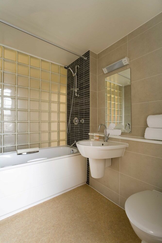 Aparthotel Dolphin House Serviced Apartments