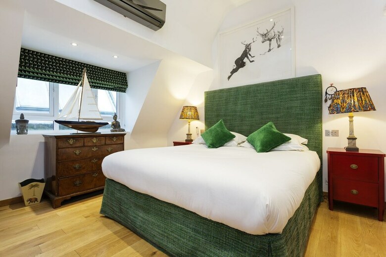 Chelsea Art Apartment
