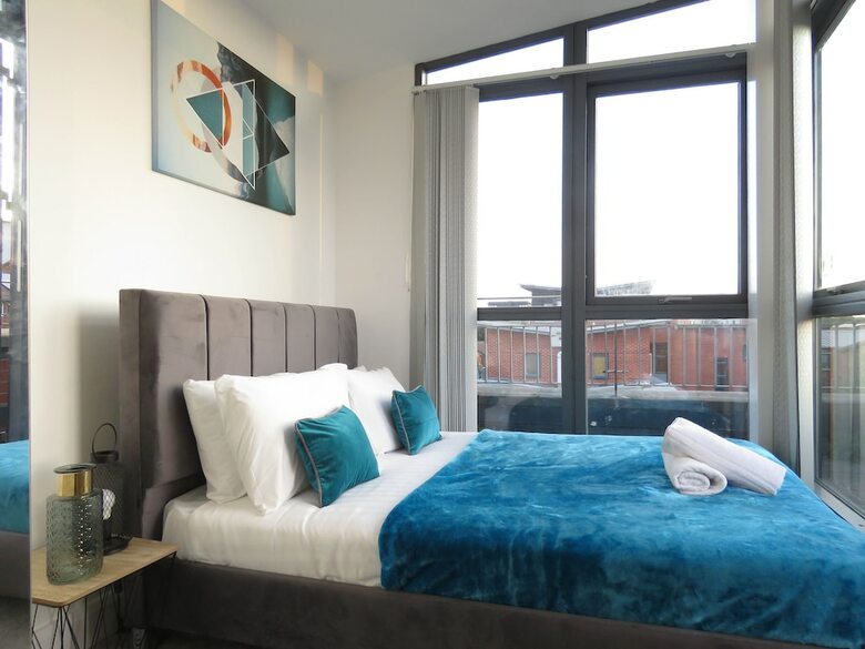 Tudors Esuites City Centre Apartment
