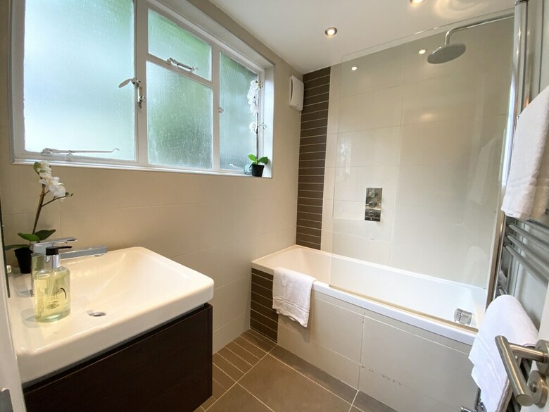 Apartment Next To Victoria Station