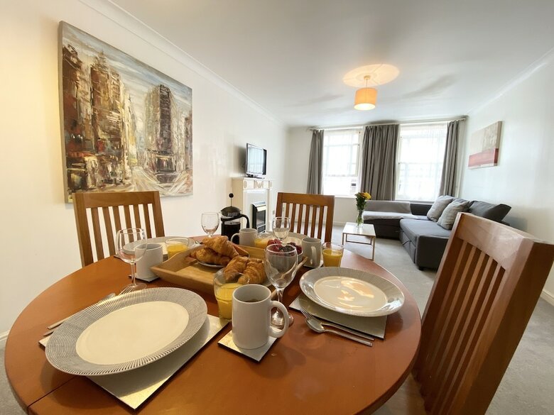 Apartment Next To Victoria Station