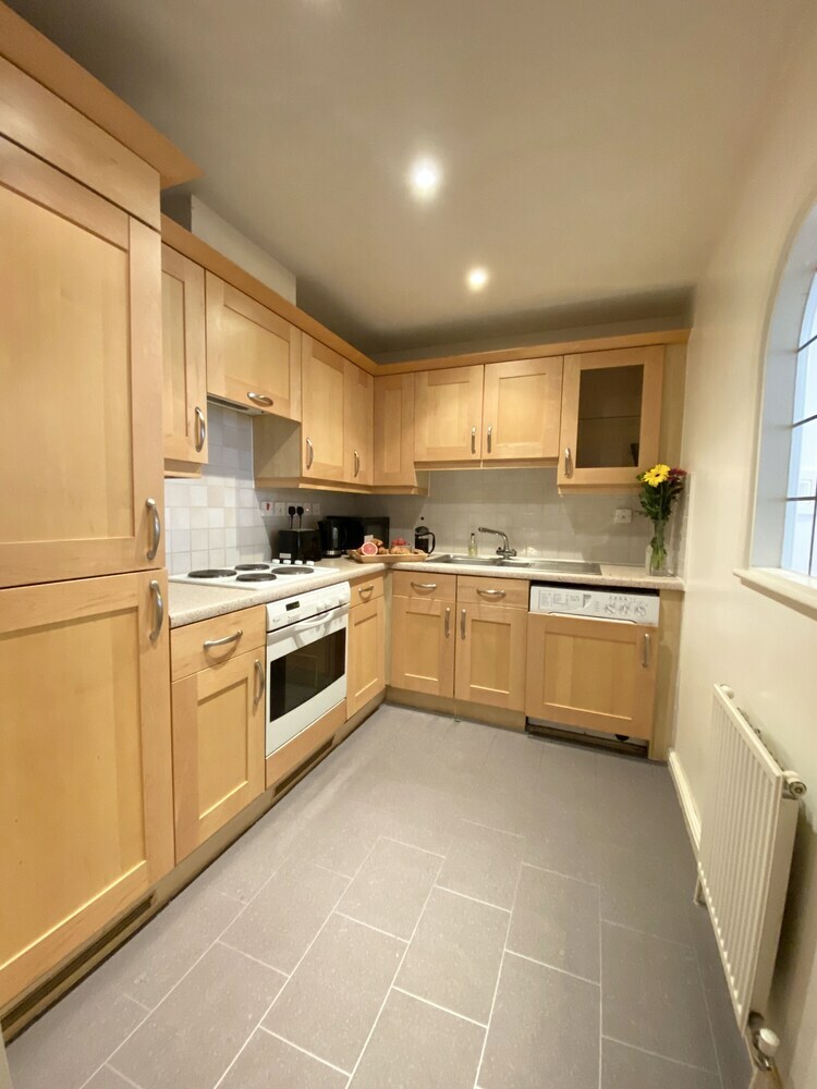 Apartment Next To Victoria Station