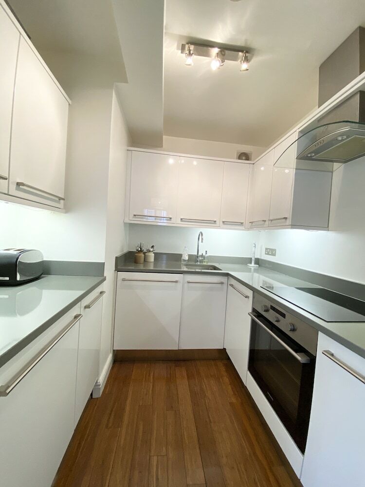 Apartment Next To Victoria Station