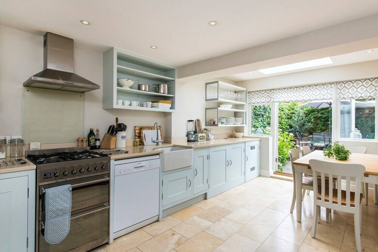 Delightful 2 Bed House In Stylish Fulham