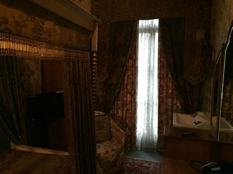 The Pavilion Hotel