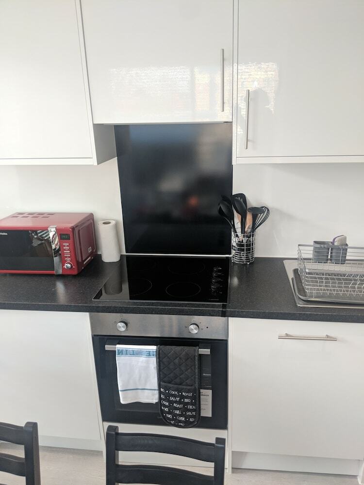Lt Grove Apartment - Stratford
