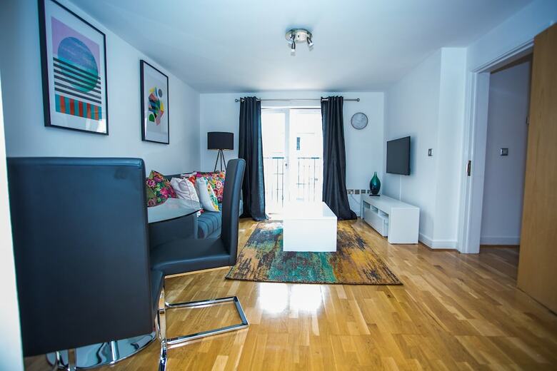 Superior 2 Bedroom Apartments
