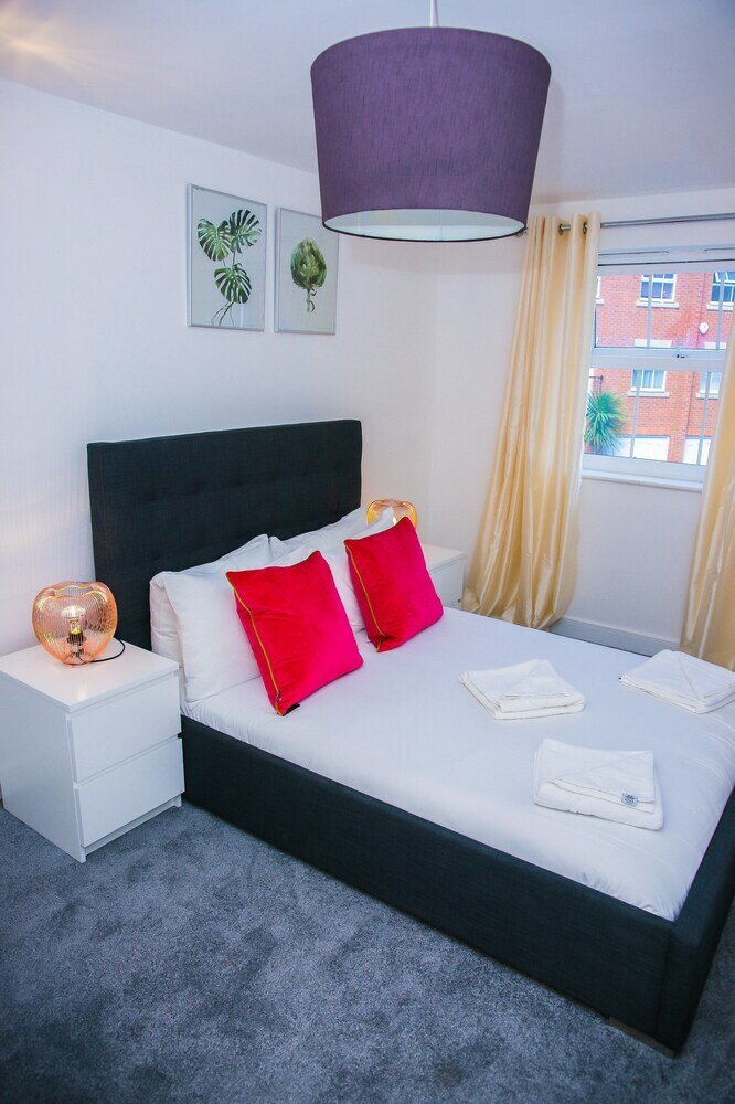 Superior 2 Bedroom Apartments