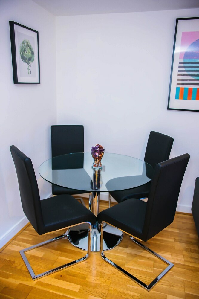 Superior 2 Bedroom Apartments