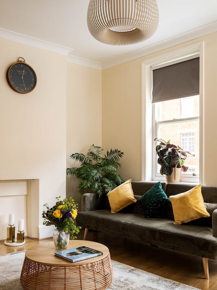 Molyneux Street Apartments