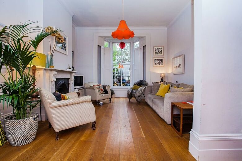 Stunning Stylish 3 Bed House In Fantastic Location