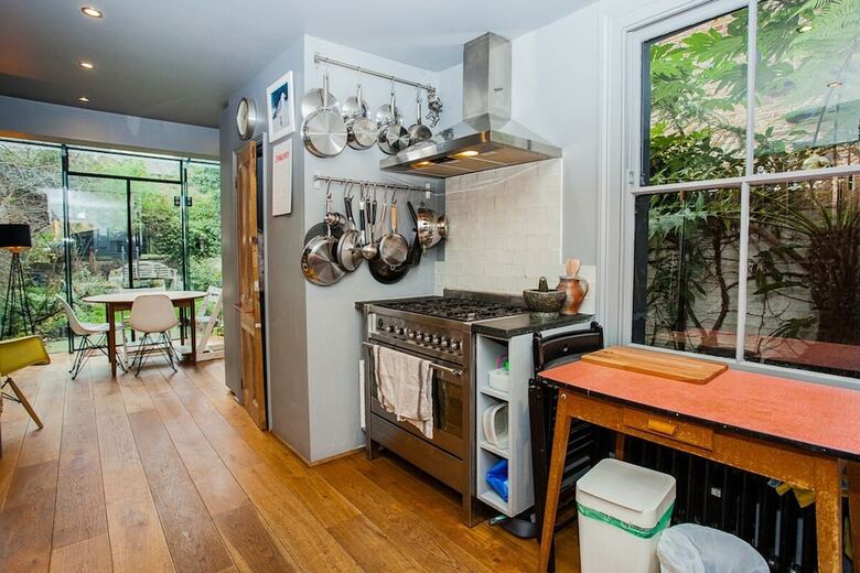 Stunning Stylish 3 Bed House In Fantastic Location